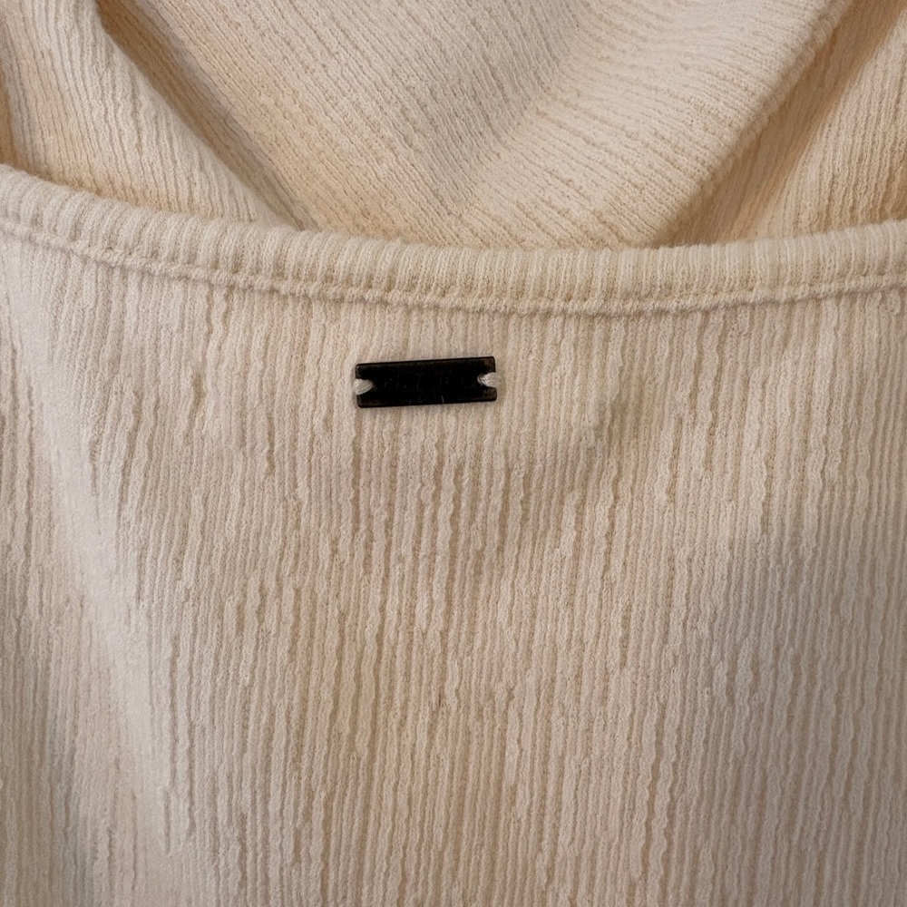 O'Neill Ivory Twist Front Crop Top - Picture 6 of 8